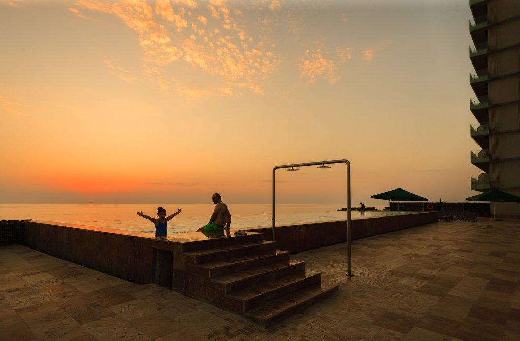 Miramare Magnetic Beach Hotel Kobuleti Exterior foto